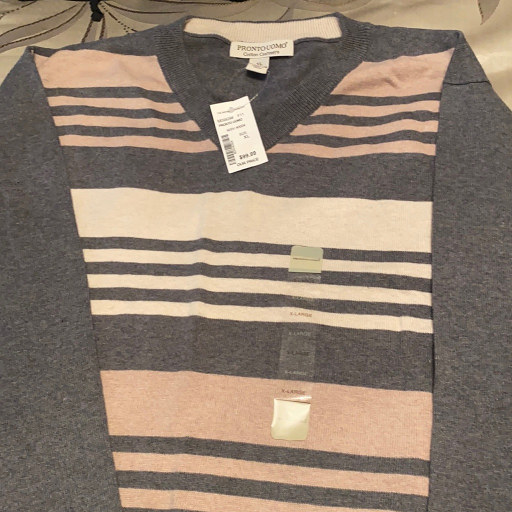 Brand New Pronto Uomo VNeck Cashmere Sweater Brand New Pronto Uomo VNeck Cashmere Sweater